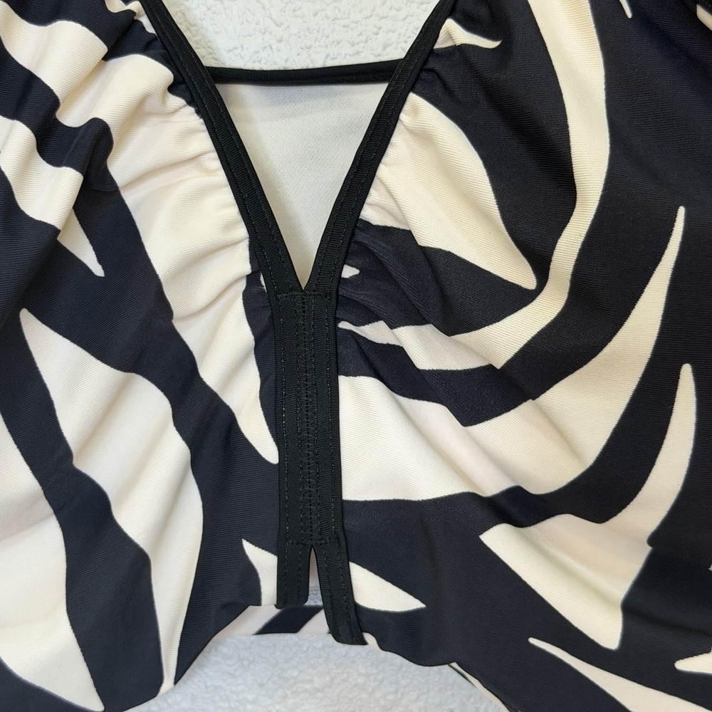 Sanctuary 2 Piece Swimsuit Medium Black Animal Print Full Coverage Top Skirt NEW - Picture 3 of 14